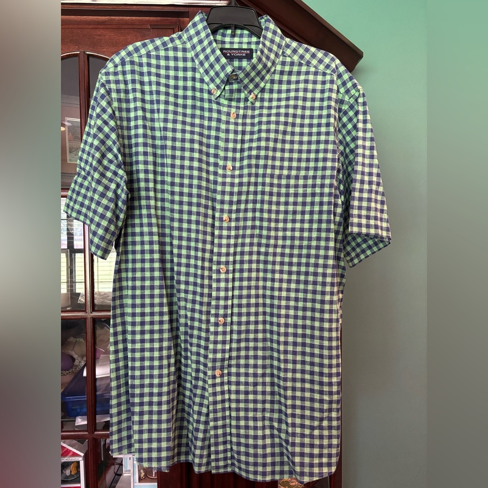 Roundtree and Yorke size L men’s